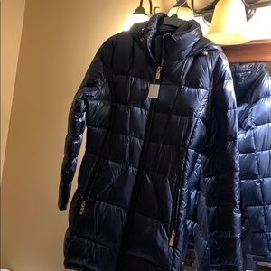 Women  Calvin Klein puffy navy blue coat
